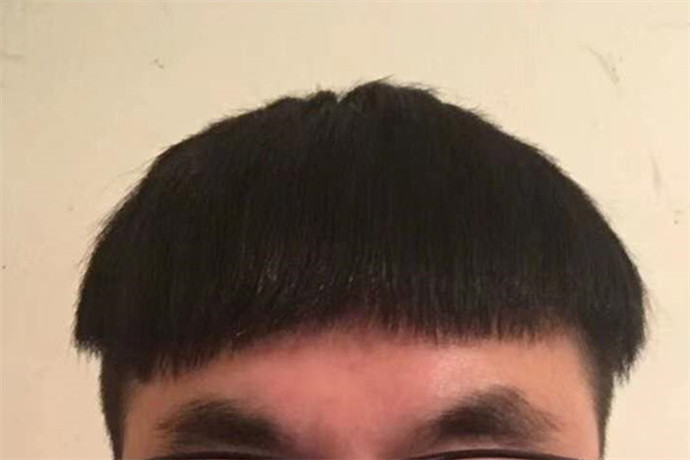 不露痕迹的假发